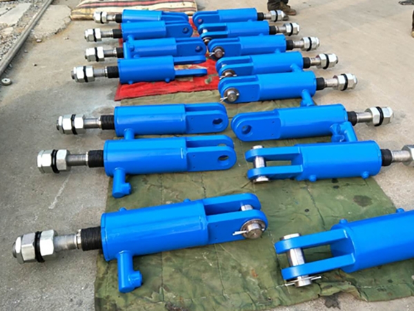 HP300高效能(néng)破碎機(ji)保險油(you)缸